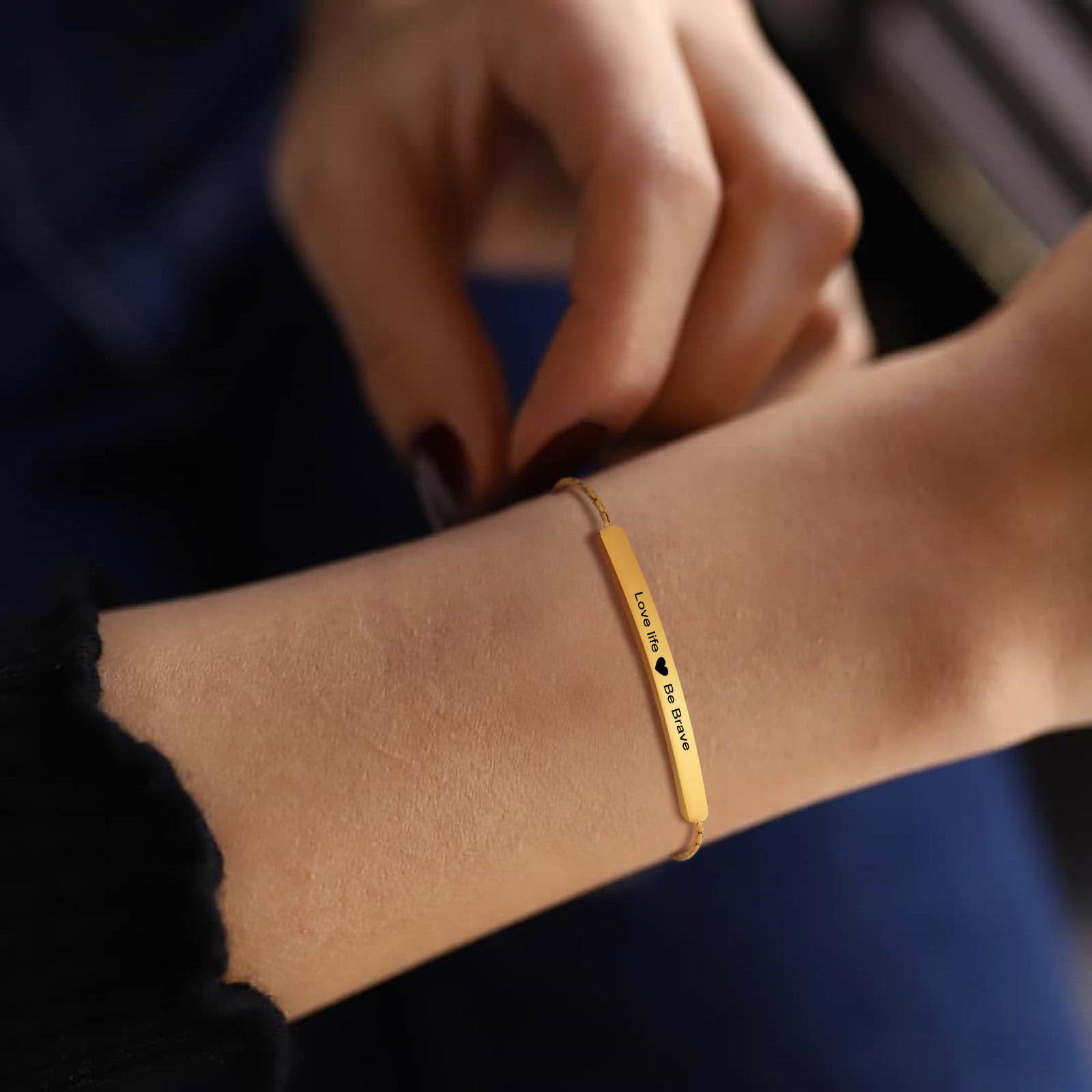 Personalized Engraved Bar Brac - Coordinates Bracelet recensie en prijs