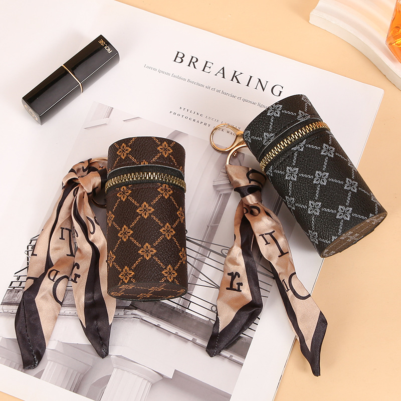 Scarf Pattern Lipstick Keychai - Monogram Keychain Leather recensie en prijs
