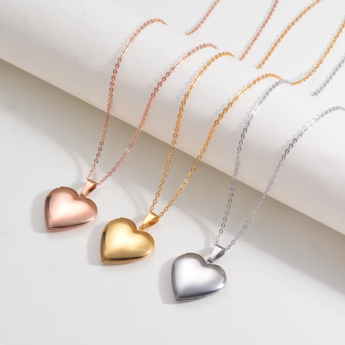 Custom Personalized Heart Birt - Birth Flower Necklace recensie en prijs