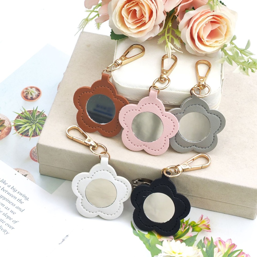 Flower Petal Shaped Mirror Bag - Initial Ring Custom recensie en prijs