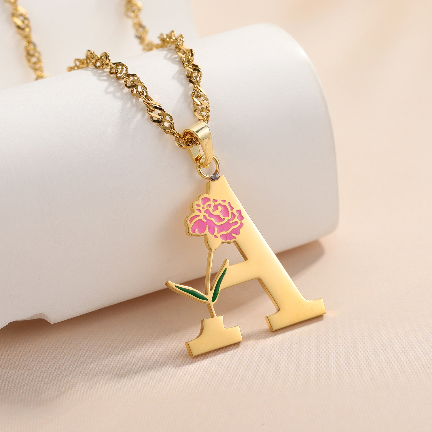 Custom Flower Initial Letter P - Birth Flower Necklace recensie en prijs