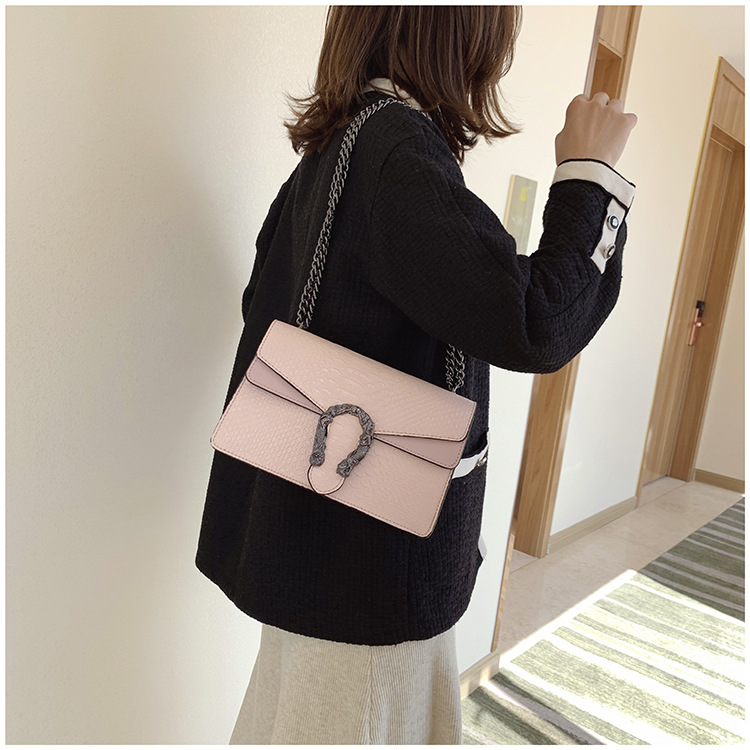 Scarf Pattern Lipstick Keychai - Monogram Keychain Leather recensie en prijs